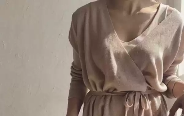 米色穿不对真的显老吗 解锁它的高级感密码