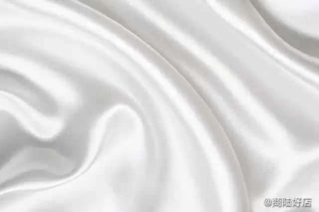 绸与缎的光泽秘密 从织法到选购的全知道