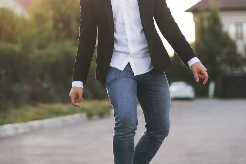 黑色西装穿搭秘诀 解锁你的裤装搭配无限可能