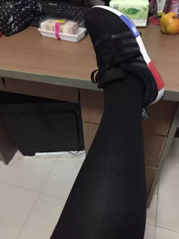 黑色鞋子搭配袜子终极指南